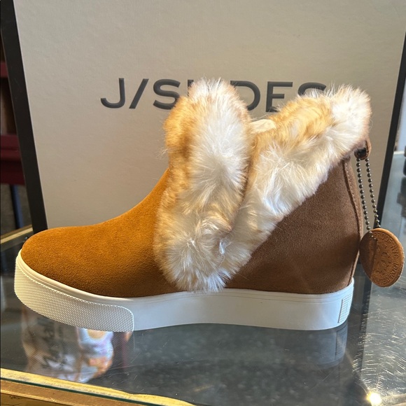 🎁🎄Final Price🎄🎁  J SLIDES Tan Sneakers with Fur Trim NIB - Picture 7 of 8